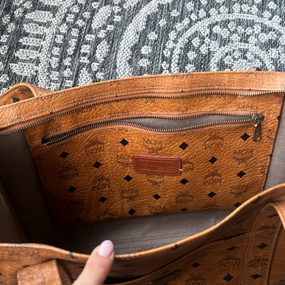 Authentic MCM Large bag Like New! - Picture 12 of 14
